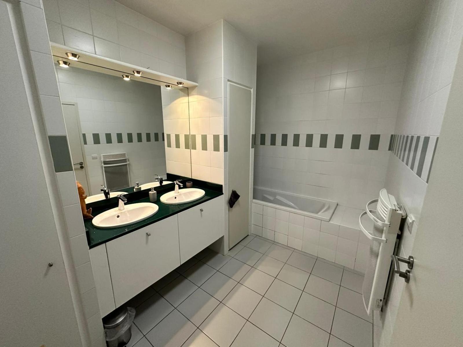 Spacieux Appartement 2 Chambres Plein Coeur De Perpignano Esterno foto